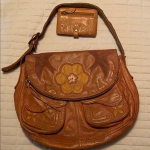 Lucky Brand tan purse and wallet